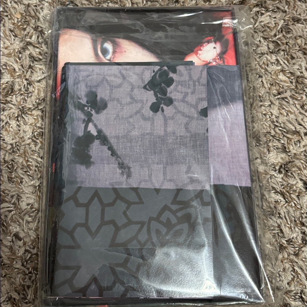 Blackpink Jisoo 1st single album box set - Picture 2 of 5